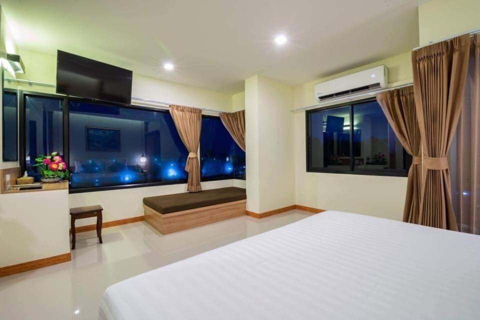 Pura Nakhon Hotel Nakhon Si Thammarat Buitenkant foto