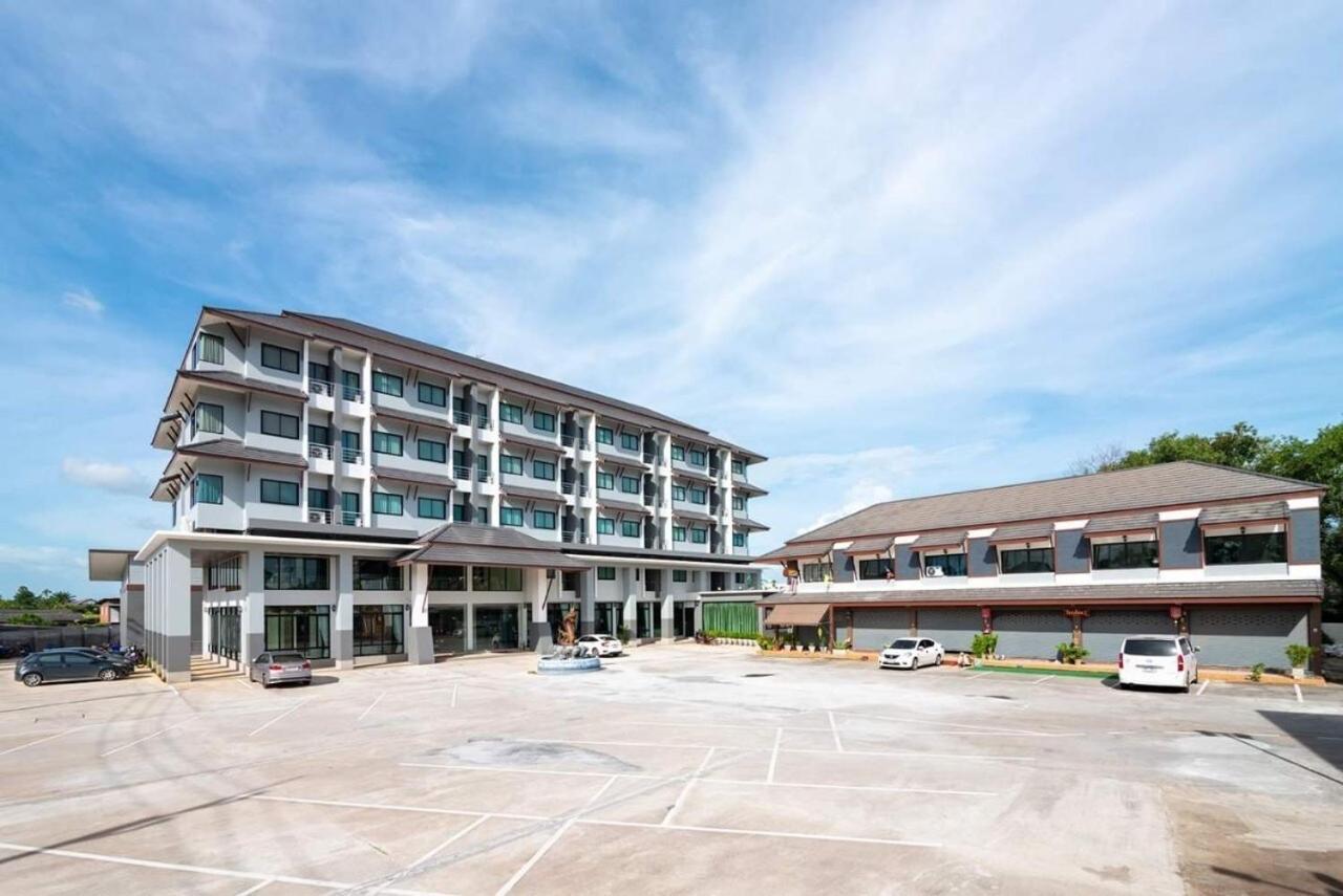 Pura Nakhon Hotel Nakhon Si Thammarat Buitenkant foto